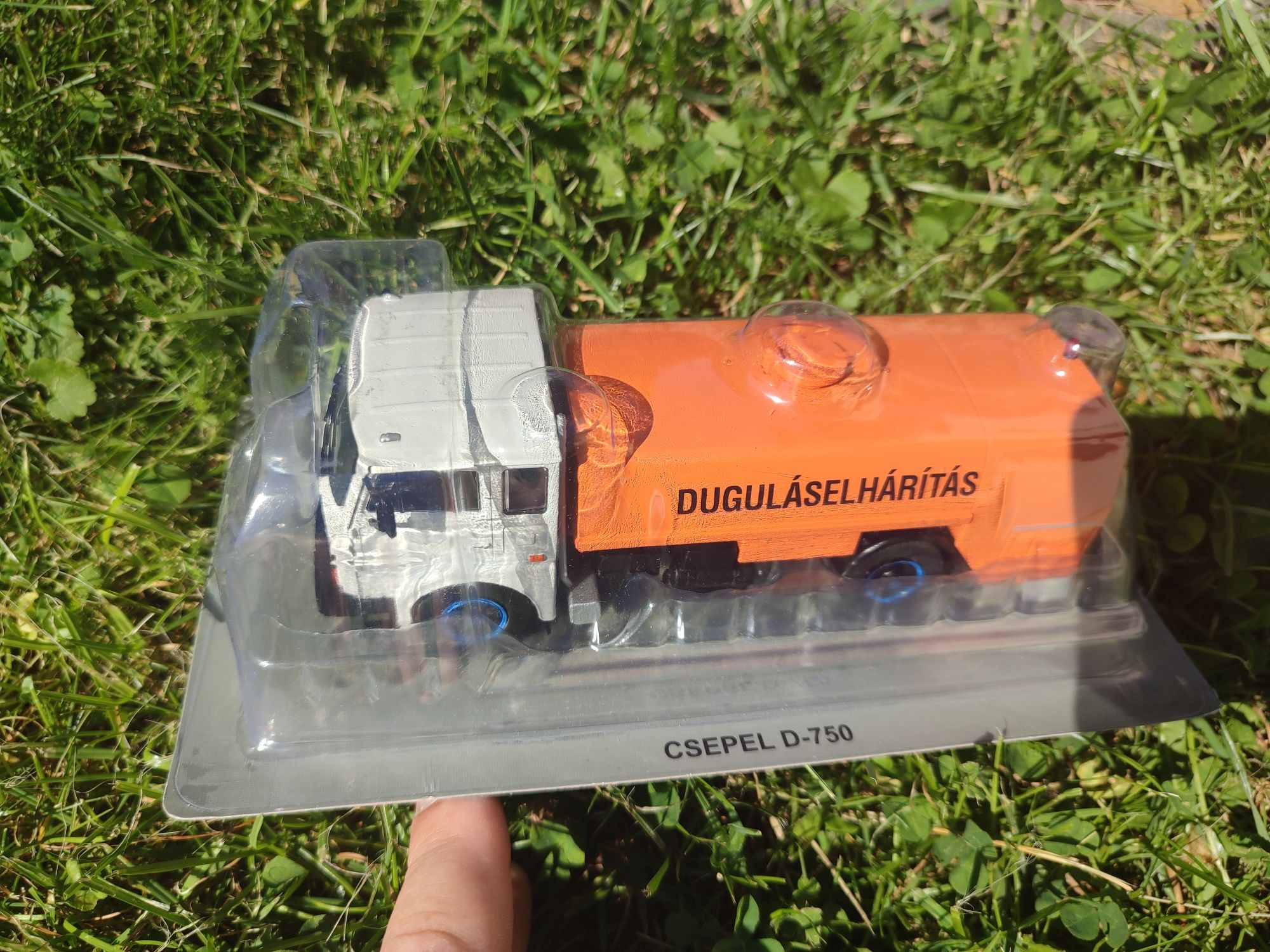 Kultowe ciężarówki z epoki PRL - Csepel D-750, skala 1:43, DeAgostini