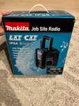 Makita DMR108 – mocne radio na budowę, Bluetooth, zasilacz