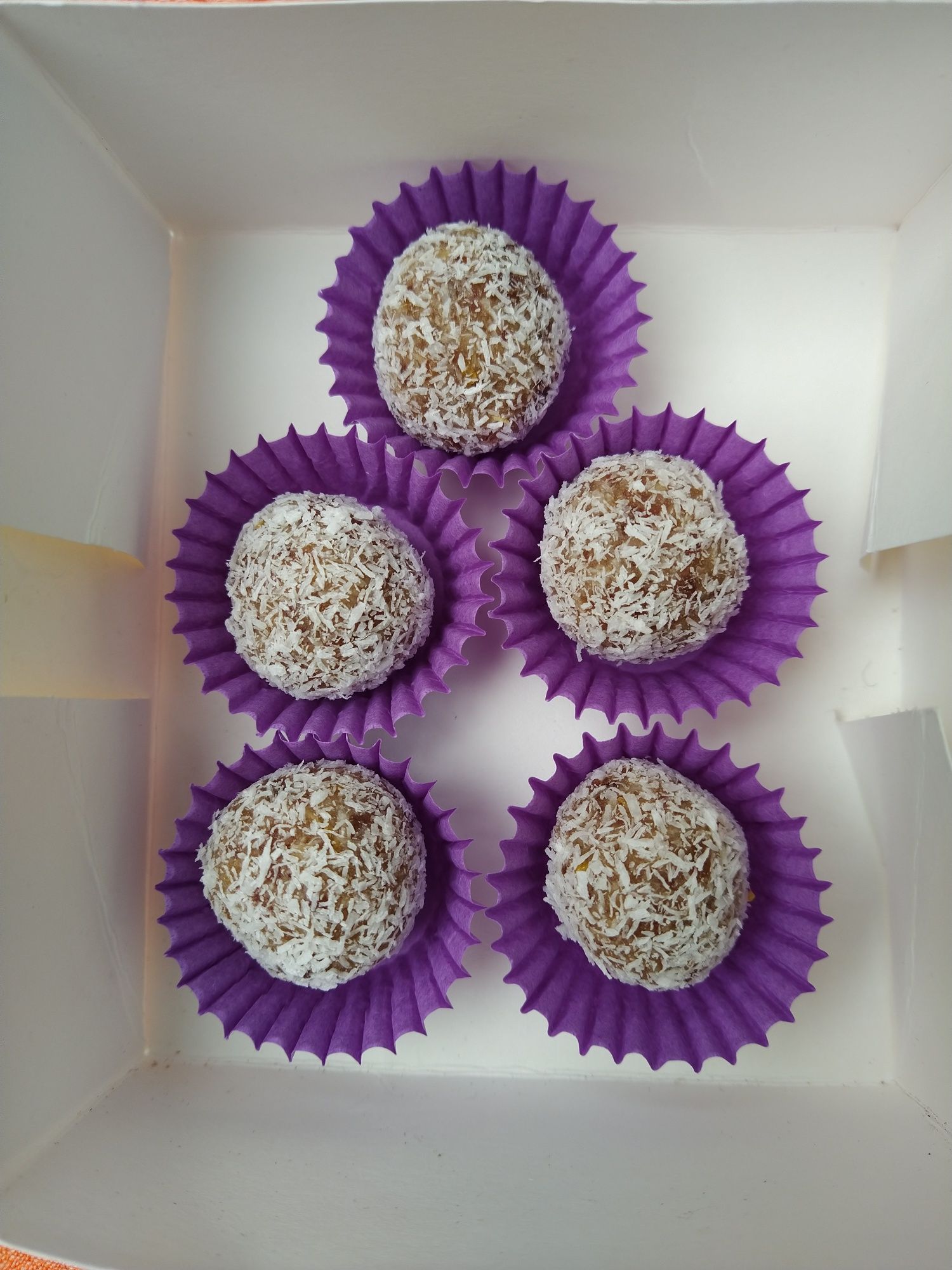 Molotof, Bolo de chocolate, bolo de cenoura , brigadeiros ,