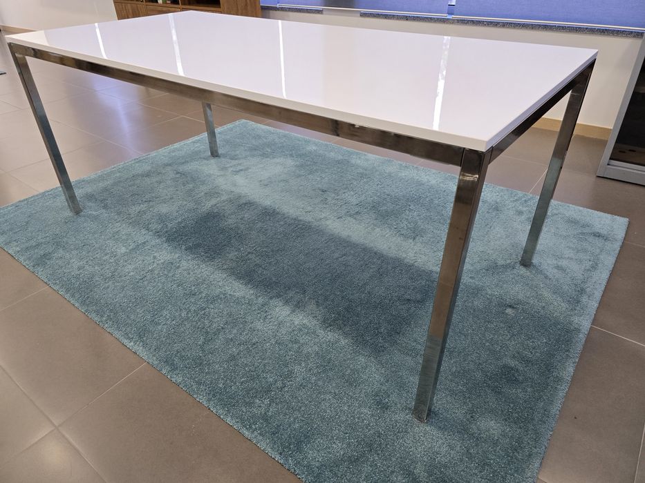 Mesa cromada com tampo branco brilhante 180cm