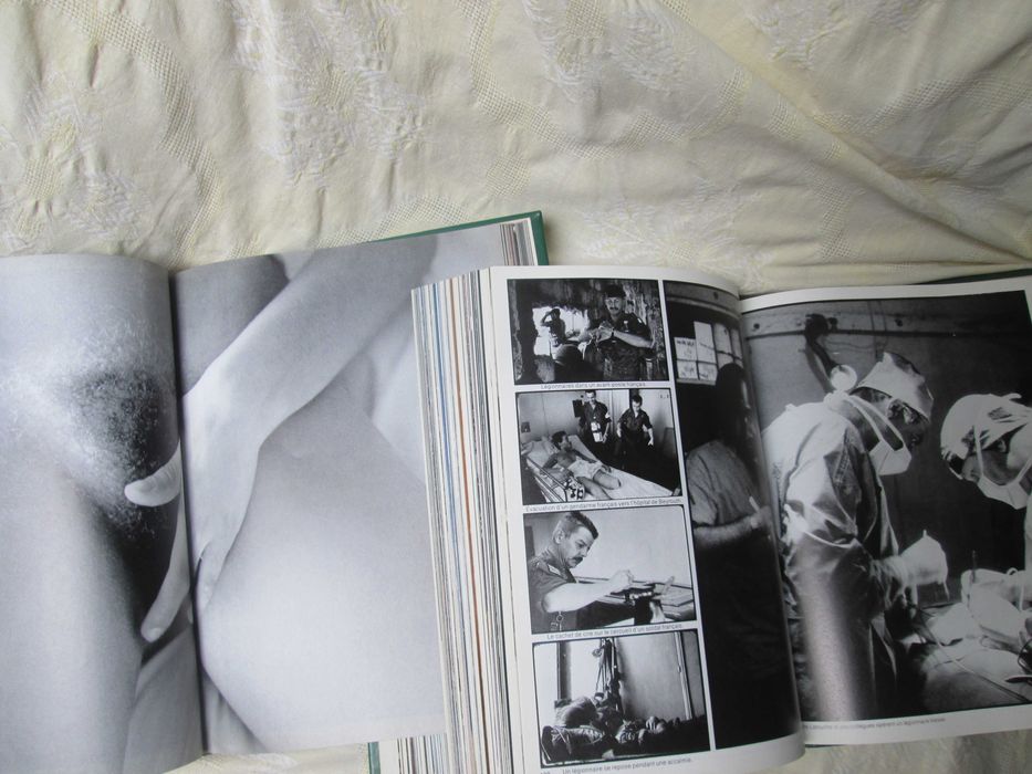 Edição do ano de 1983 da revista Photo, encadernada em dois volumes