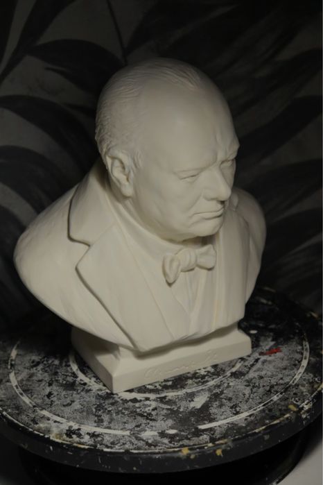 Бюст Вінстона Черчилля . Скульптура. Погруддя