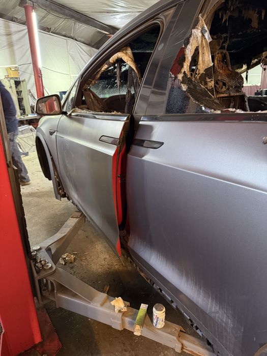 Запчастини Tesla MX 2022+ 2023 разбірка Дніпро, капот, ляда, двері