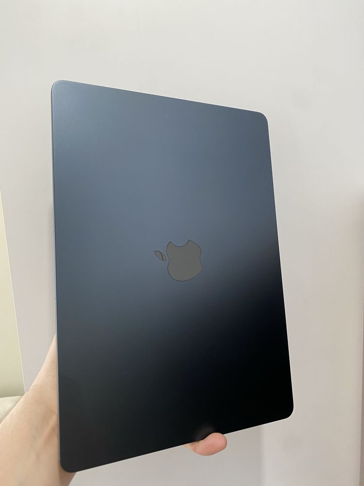 MacBook Air 13-inch M3 16/512 ssd матриця екран lcd донор заблокований