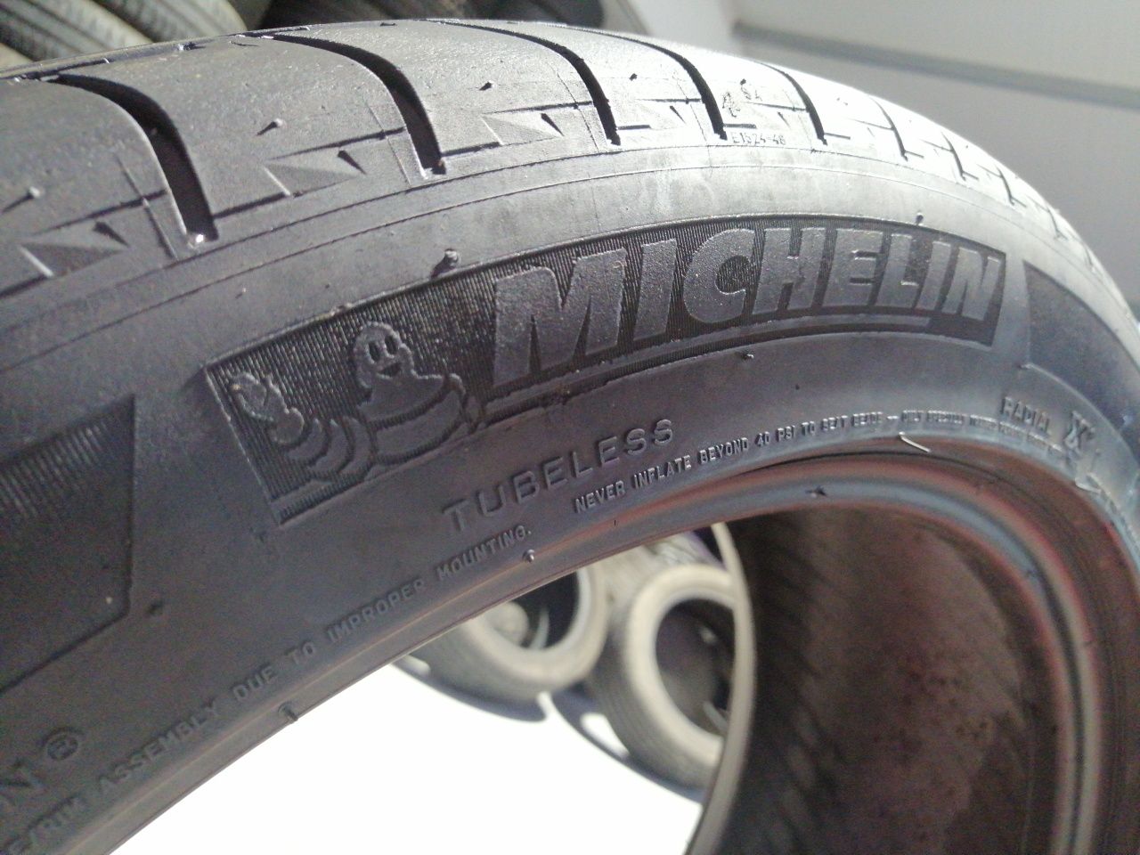 Pneus 245-45r20 Michelin como novos