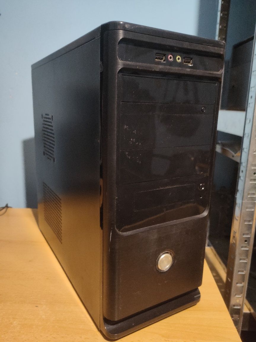 Komputer AMD Athlon 4x3.0GHz/RAM 8GB/GT710 1GB/HDD 500GB/DVD/Win10Home