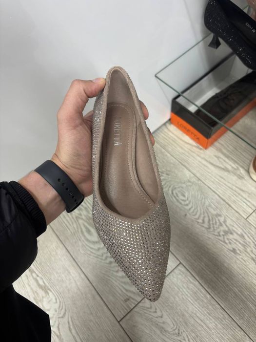 Туфлв в камінчик , туфли , лодочки чорні, беж