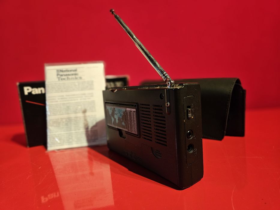 Radio globalne Panasonic RF-B33 komplet z futerałem, pudełkiem