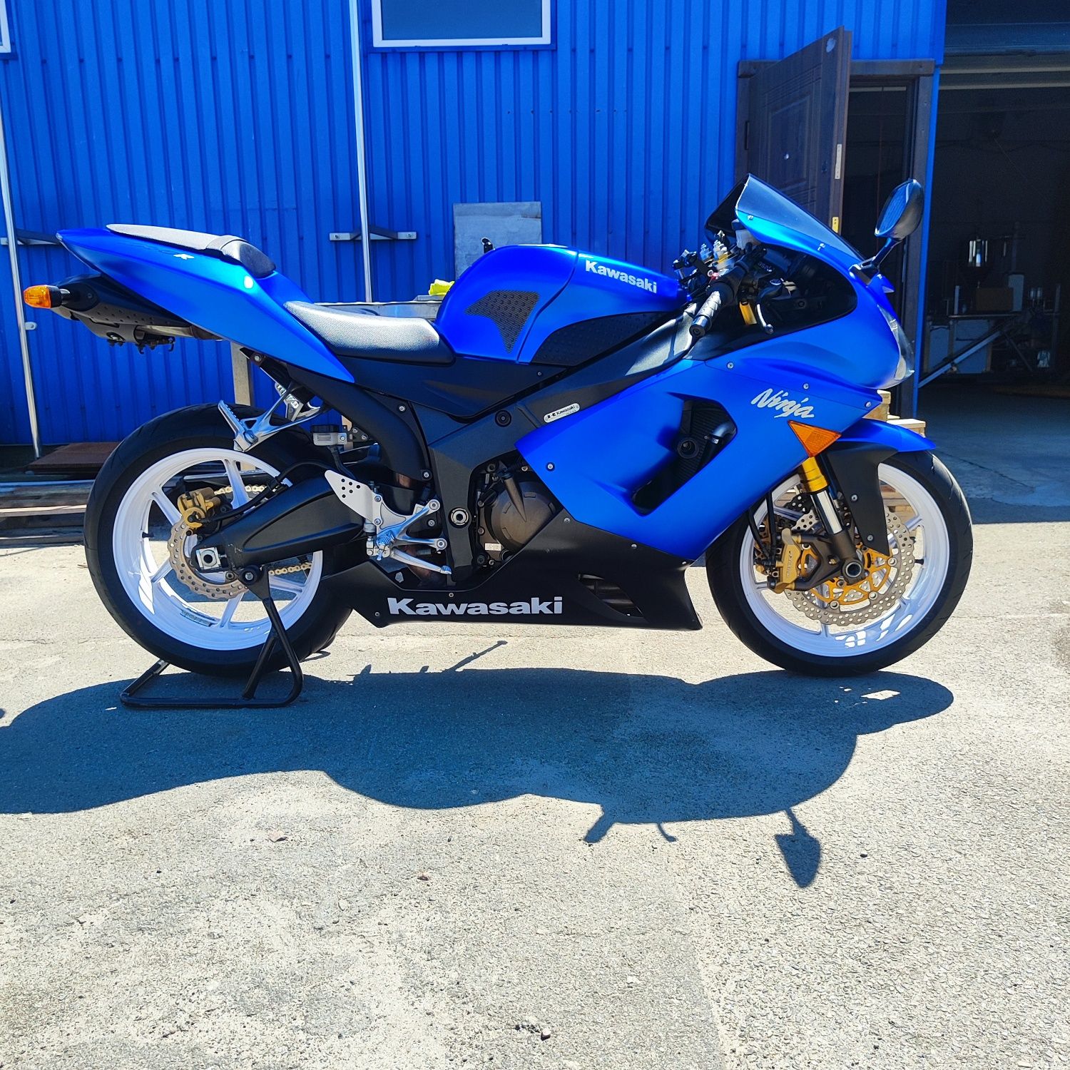 Продам Kawasaki ZX6R