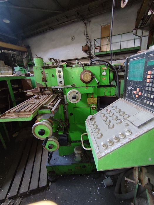 Фрезерні інструментальні верстати: 6720ВФ2; 676П;  6М76П