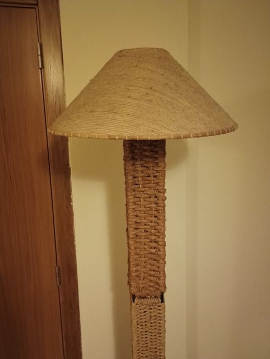 Candeeiro de sala . Luz ambiente