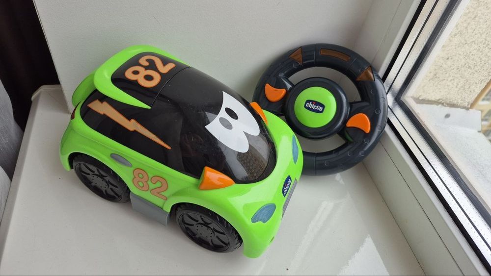 Машинка на радіокеруванні Chicco Jimmy Thunders