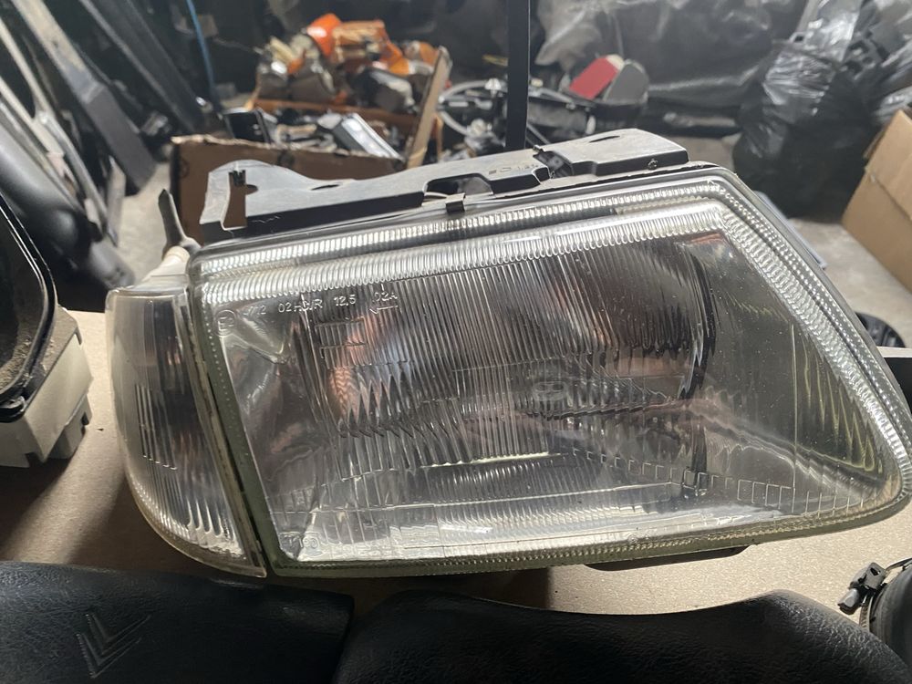 Peças citroen saxo farolins, quadrante, carburador etc..|USADO