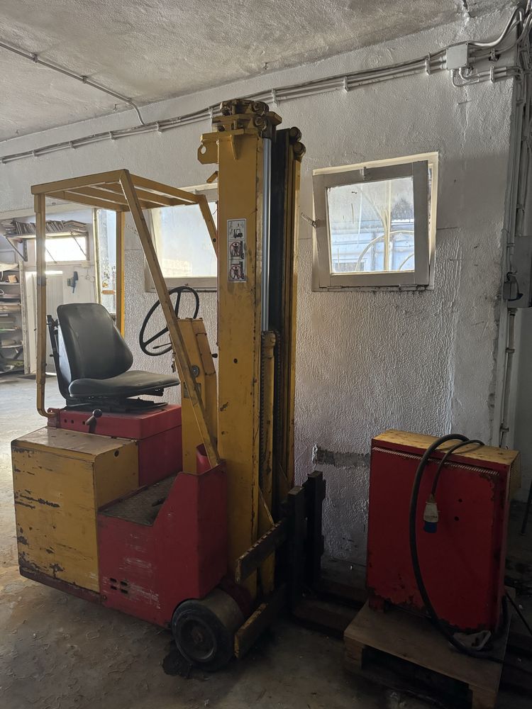Empilhador Peg F2050EB