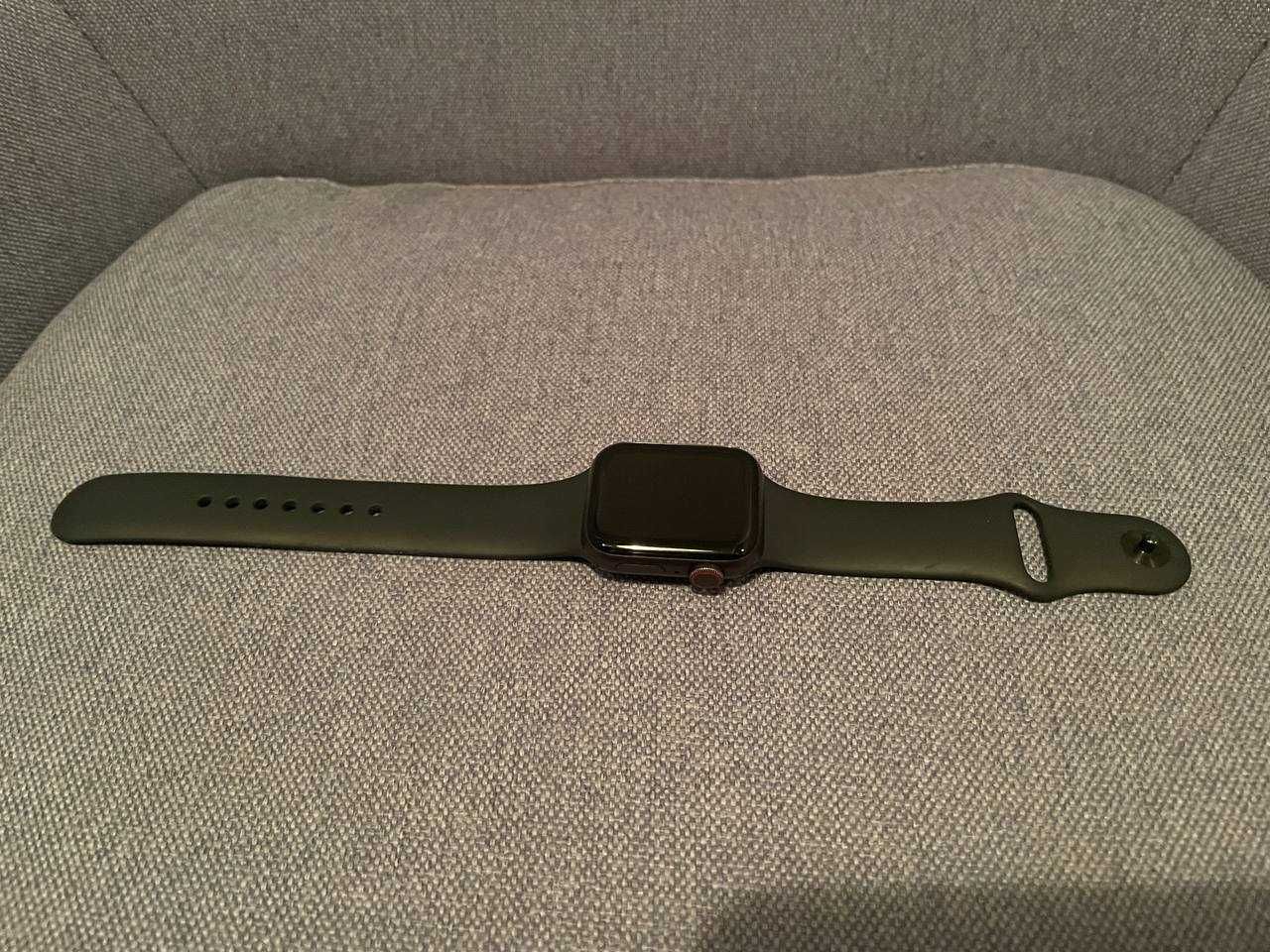 Apple Watch SE 40 мм LTE GPS