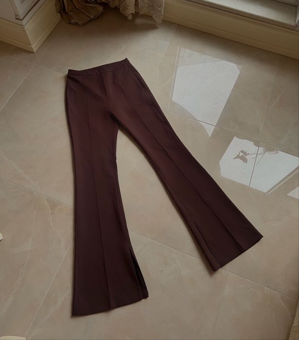 Жіночі брюки шоколадного кольору з розрізами,тренд,кльош,лосини,штани