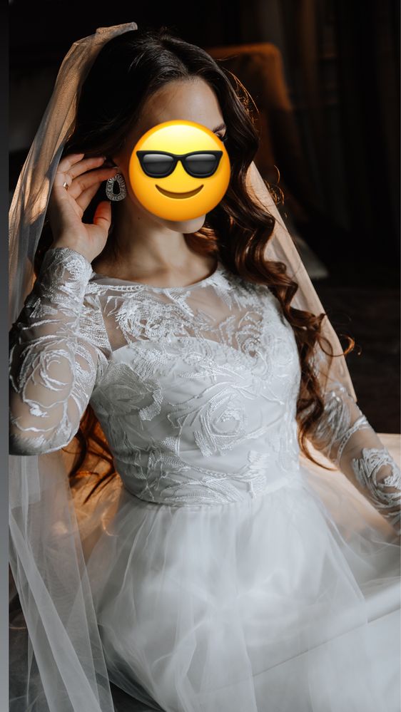 Продам весільну сукню