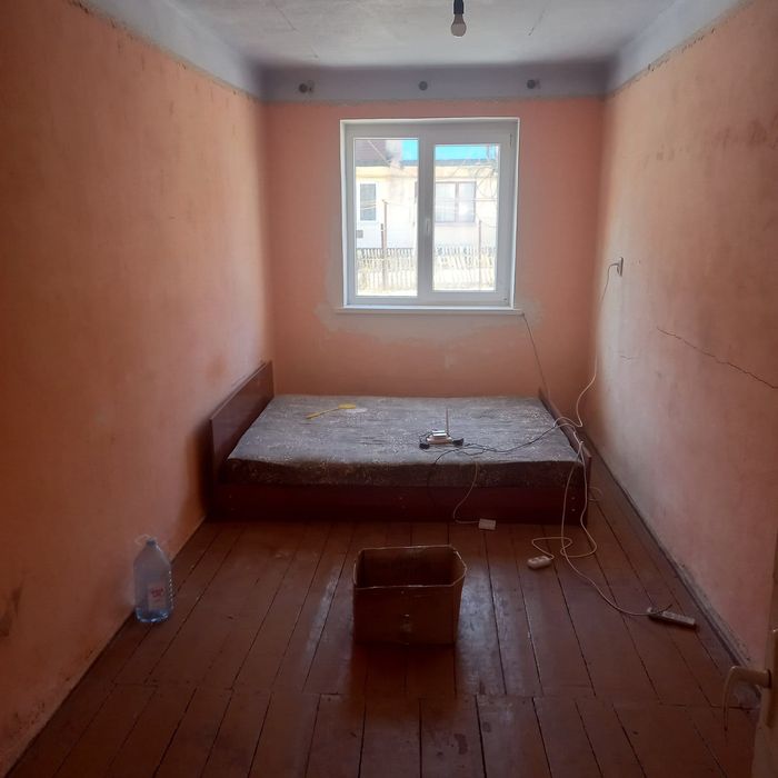 Продам квартиру у двох поверховому будинку