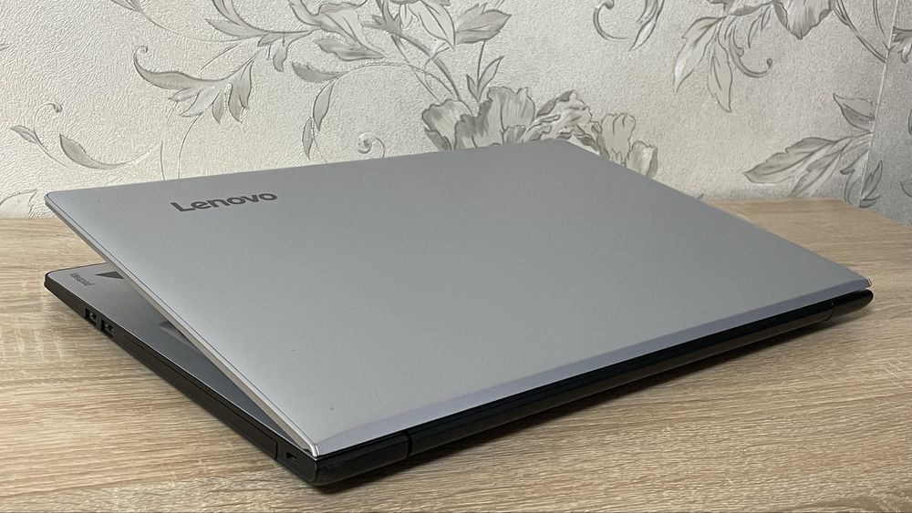Ноутбук Lenovo IdeaPad 310-15IAP / 4 ядра / 4 год. акб / Ідеал