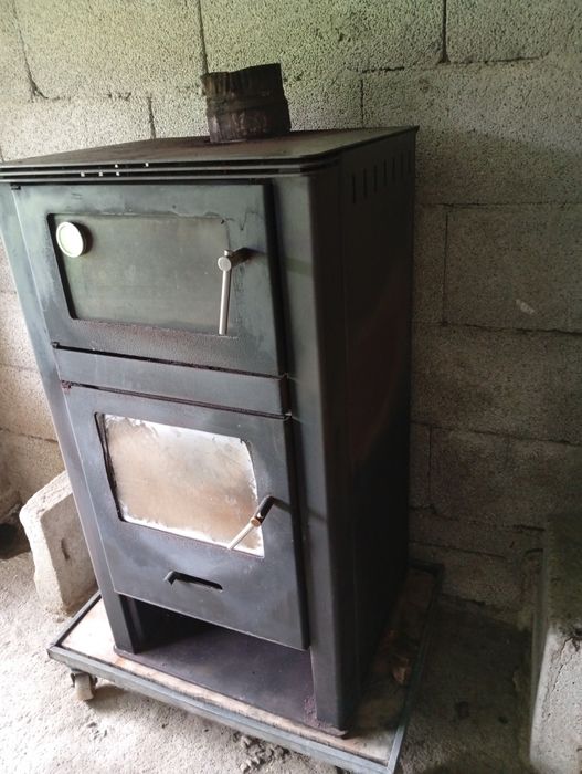 Salamandra a lenha com fornalha