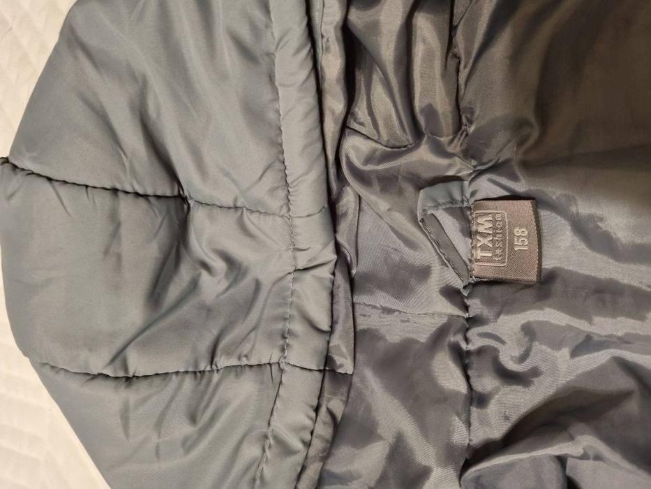 Kurtka przejściowa z kapturem 158