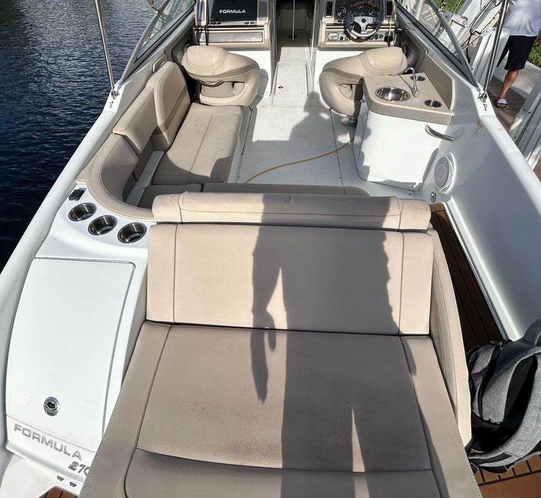 Łódź motorowa Formula 270 BR Regal Sea Ray Yamaha Bayliner