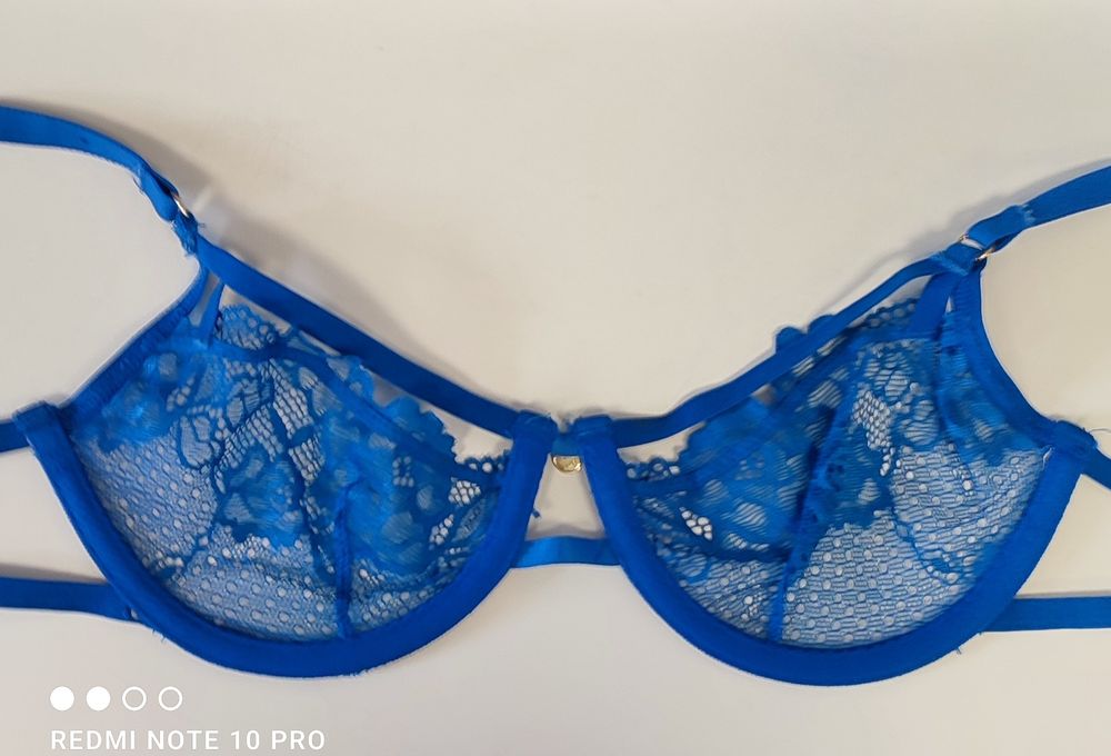 Biustonosz Primark rozm.70A.   0604