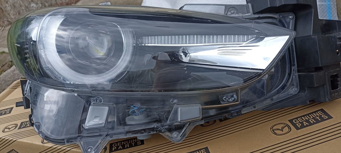 Lampa prawa LED Mazda 3,  2018 rok