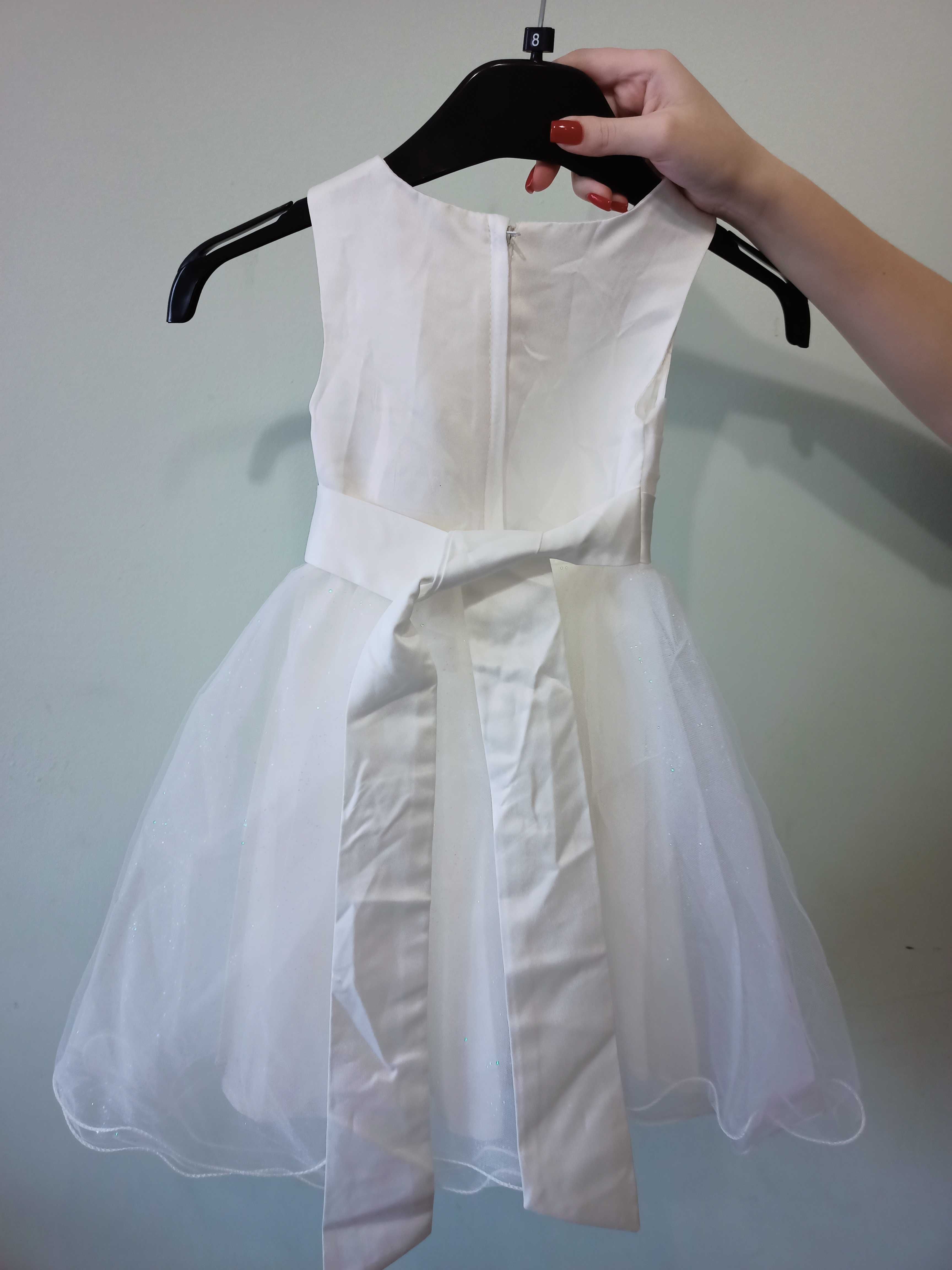 Платье на девочку 2-3 года нарядное