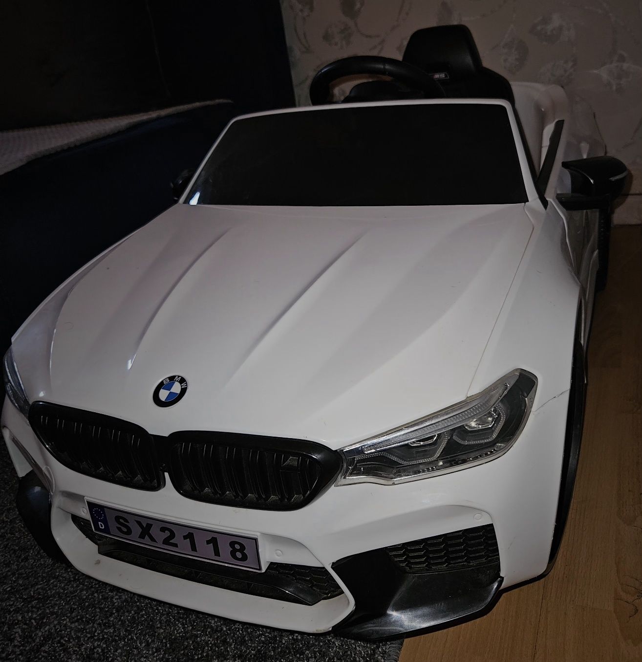 Pojazd BMW DRIFT M5 Biały, Napęd o mocy  25000RPM, Prędkość 15km/h