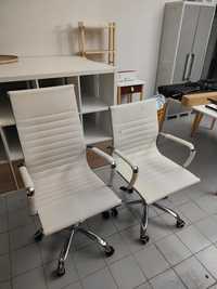 Cadeiras de escritório brancas