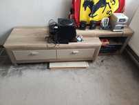 Meble do salonu w modnym kolorze