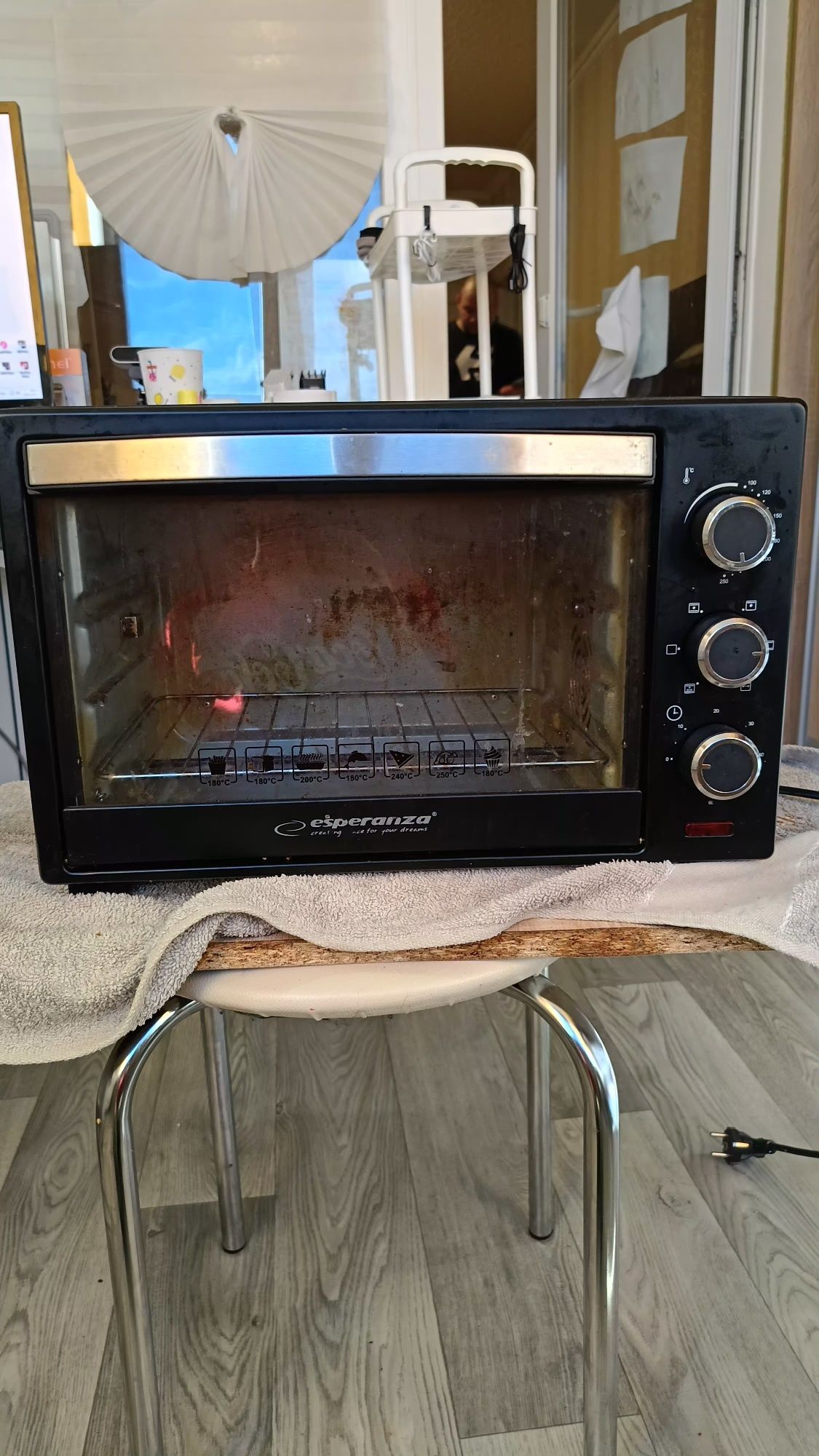 Продам духовку електричну