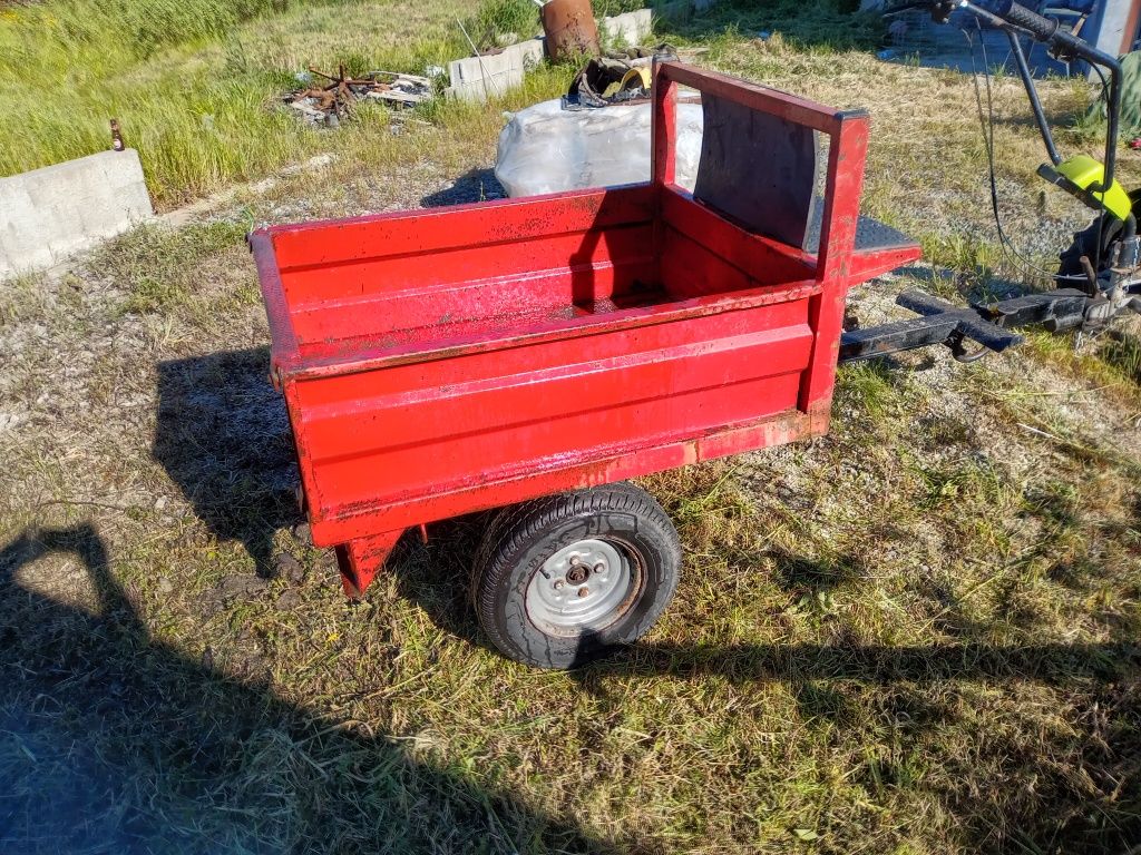 Motocultivador com reboque