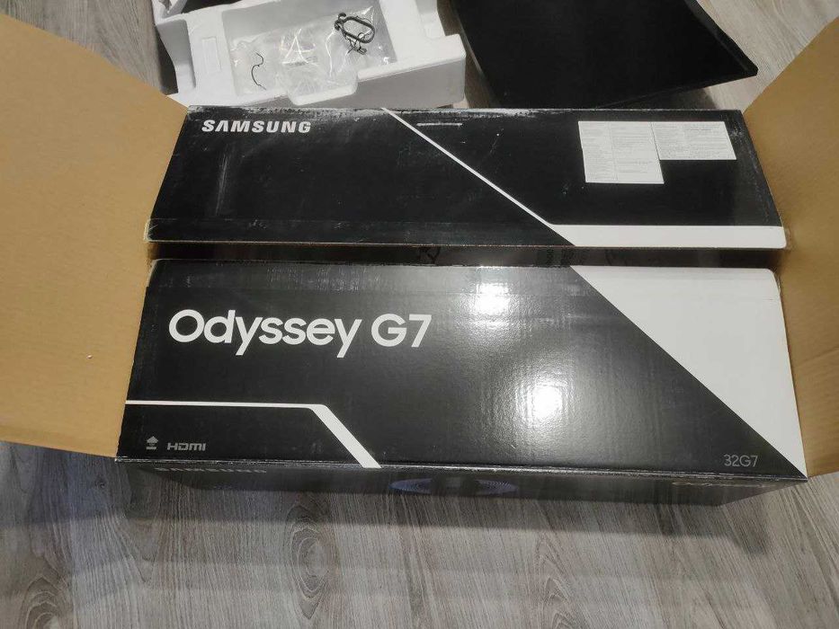 Монитор 32" Samsung Odyssey G7 C32G75TQSI LC32G75TQSIXCI