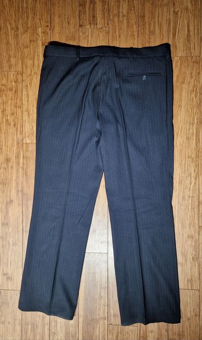 Garnitur granatowy w paski