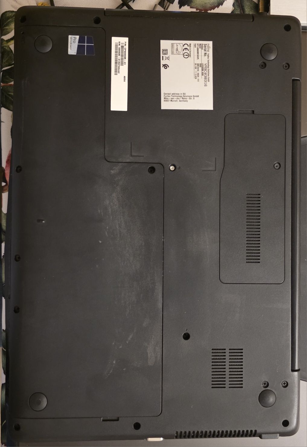 Laptop Fujitsu Lifebook A556 i5 6200U CPU 2.30-2.40 GHz 16GB RAM, 256G