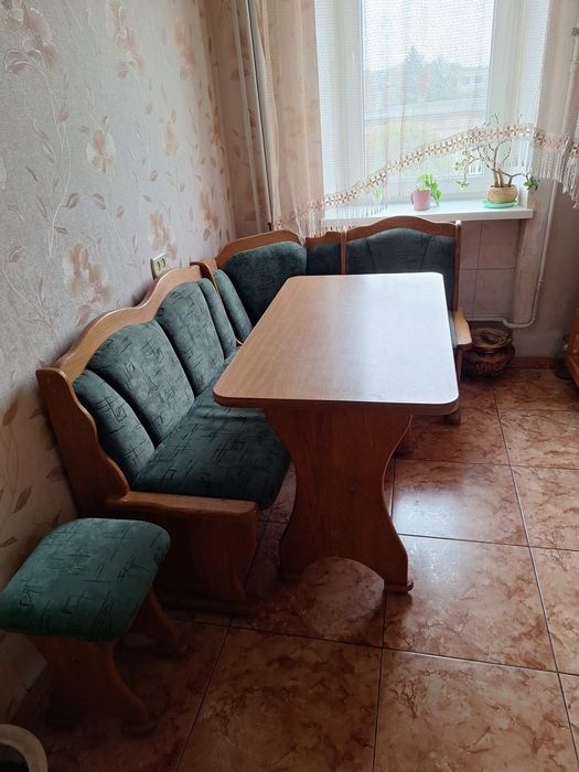 Уголок кухонный в хорошем состоянии