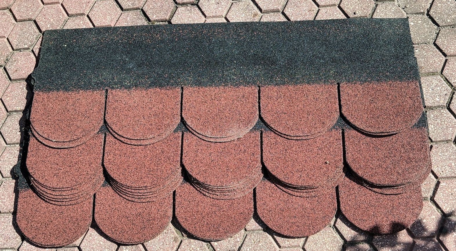Gont bitumiczny, karpiówka, czerwona.