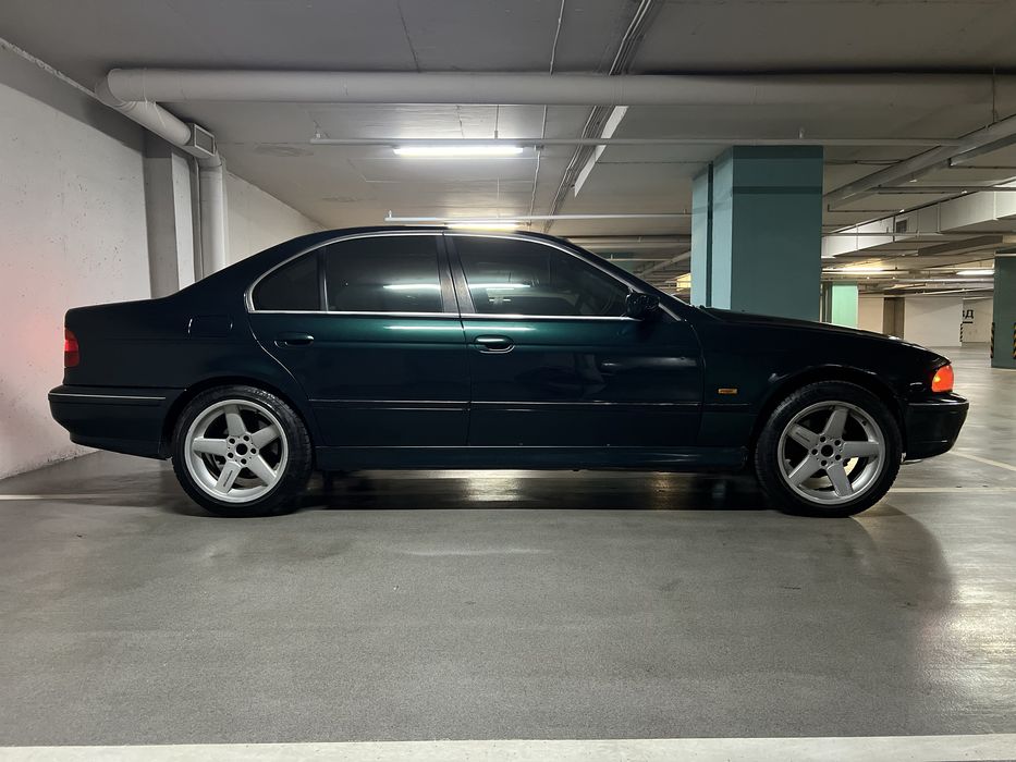 Продам BMW E39 525I