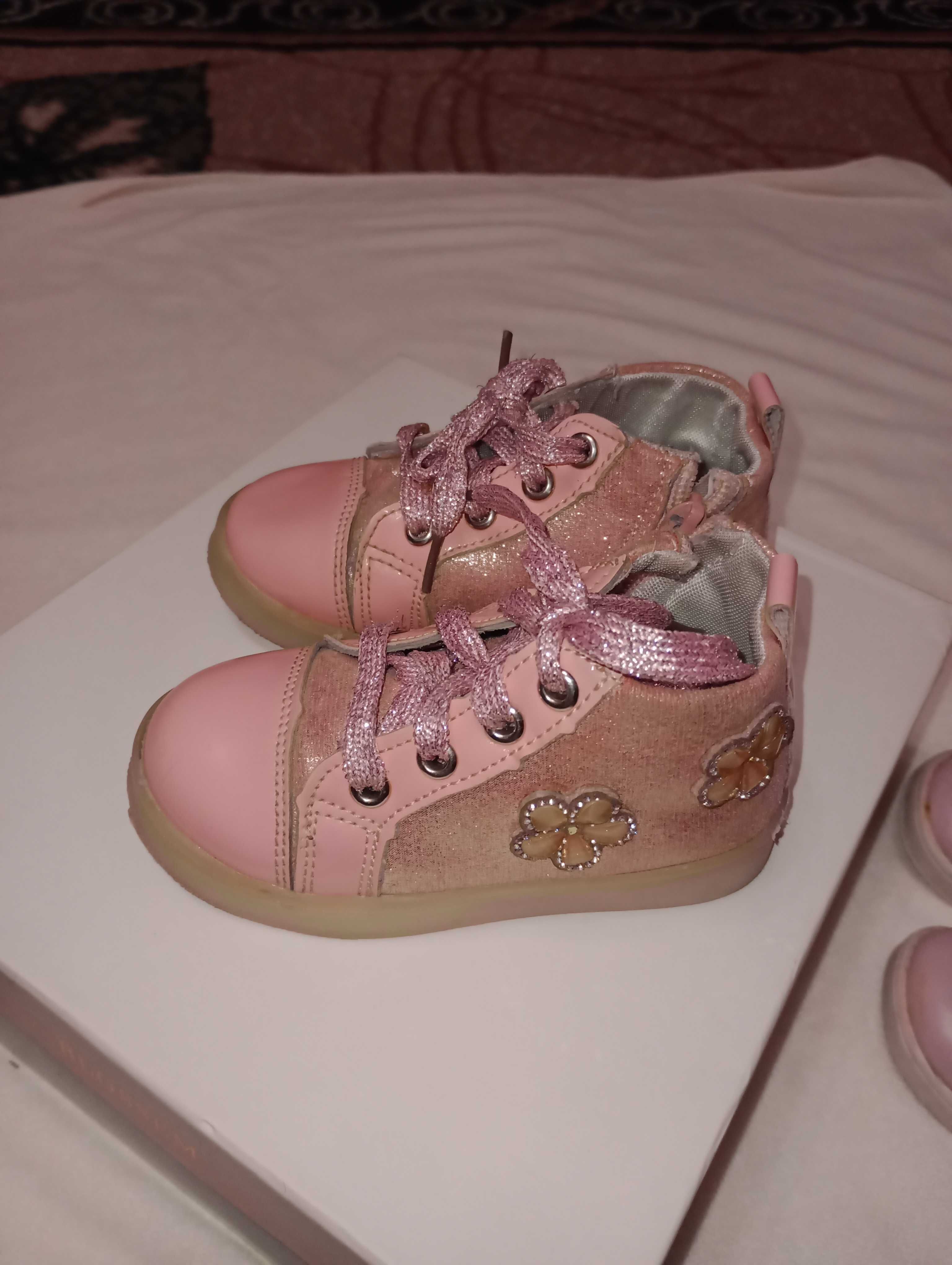 Дитяча обувь для дівчаток бу і нове