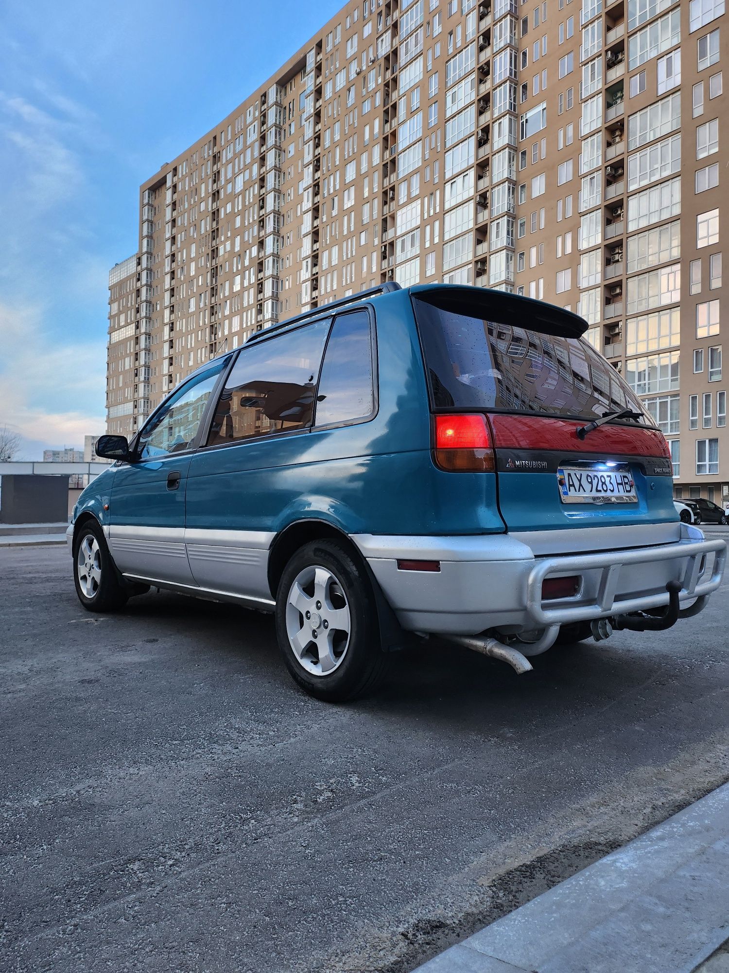 Продаю Mitsubishi Space Runner