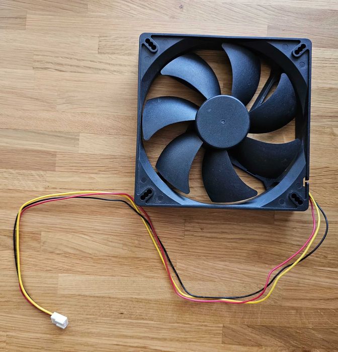 Wentylatory 140mm Koolance FAN-14025HBK (1700RPM / 91CFM)