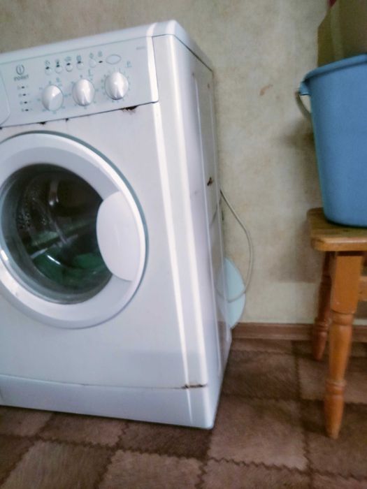 Пральна машина індезит на запчастини або на відновлення