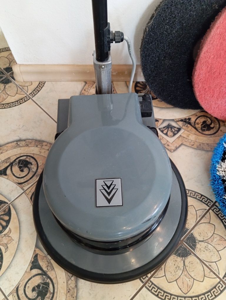 Szorowarka  Karcher BDS