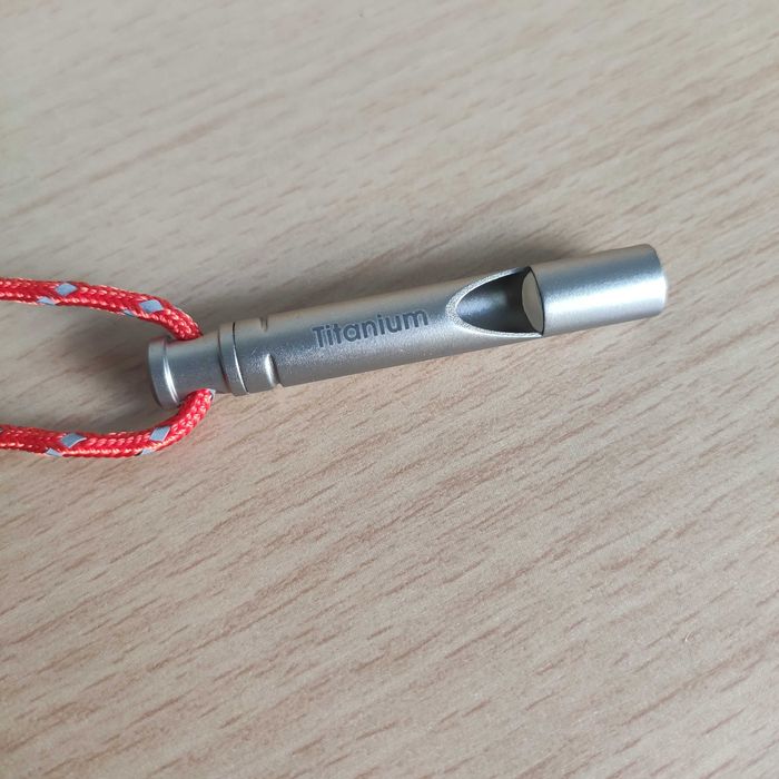 Apito Sobrevivência SOS Titanium Campismo Montanha Caminhada