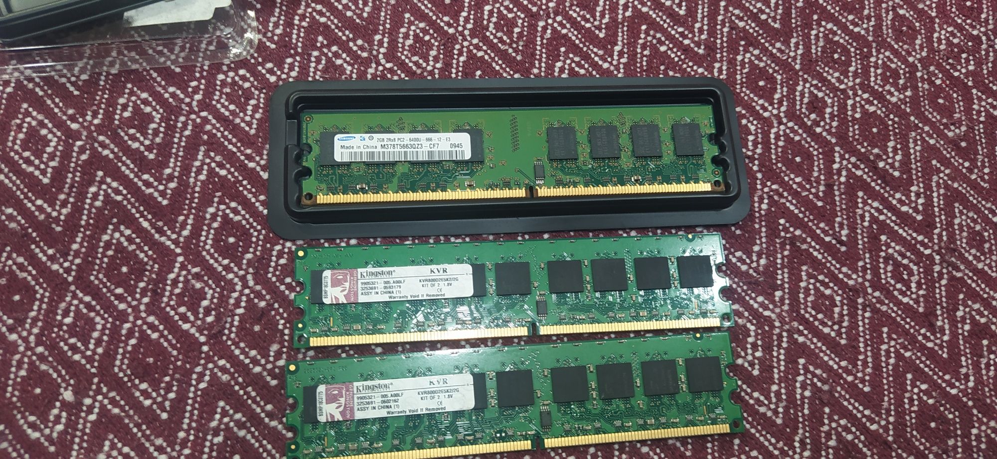 Samsung 2gb (DDR2) M378T5663QZ3-CF7. Kingston KVR800D2E5K2/2G