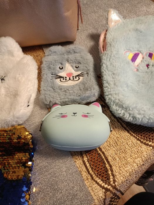 Zestaw piórników i portfelików