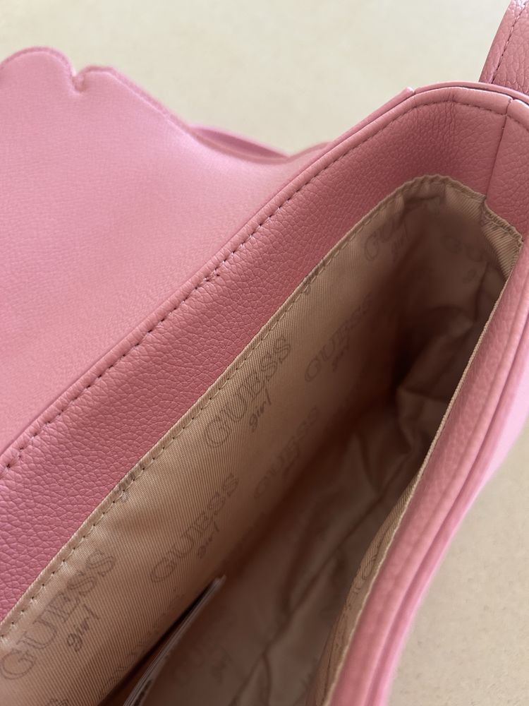 Carteira Guess rosa
