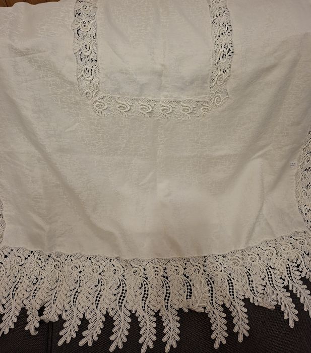 Obrus plamoodporny z gipiurą bdb+